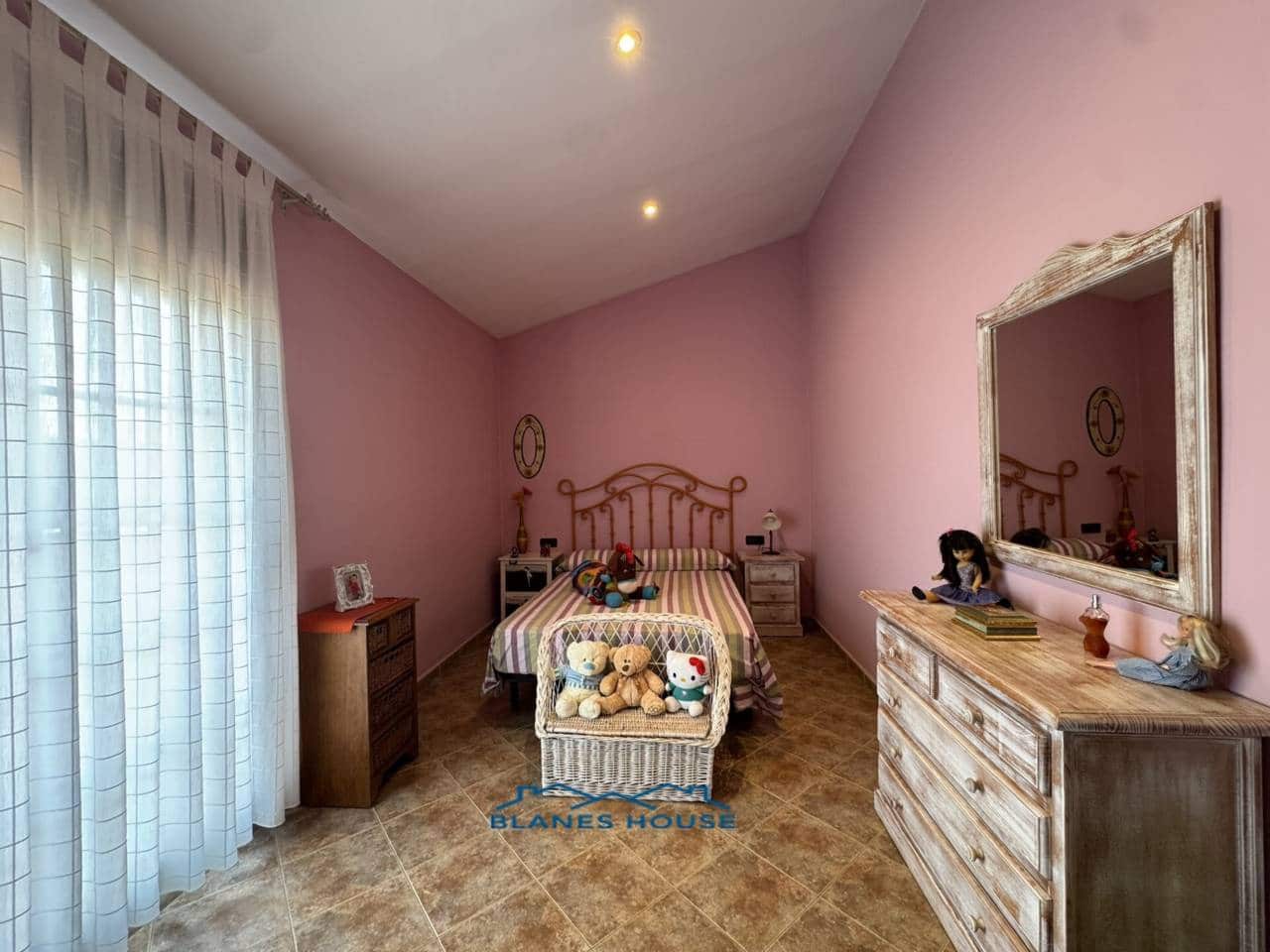 6 slaapkamer Villa te koop in Fogars de la Selva met zwembad garage - € 385.000 (Ref: 9287375)