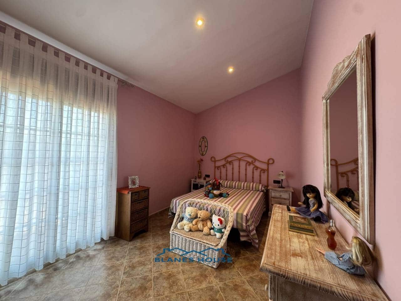 6 slaapkamer Villa te koop in Fogars de la Selva met zwembad garage - € 385.000 (Ref: 9287375)