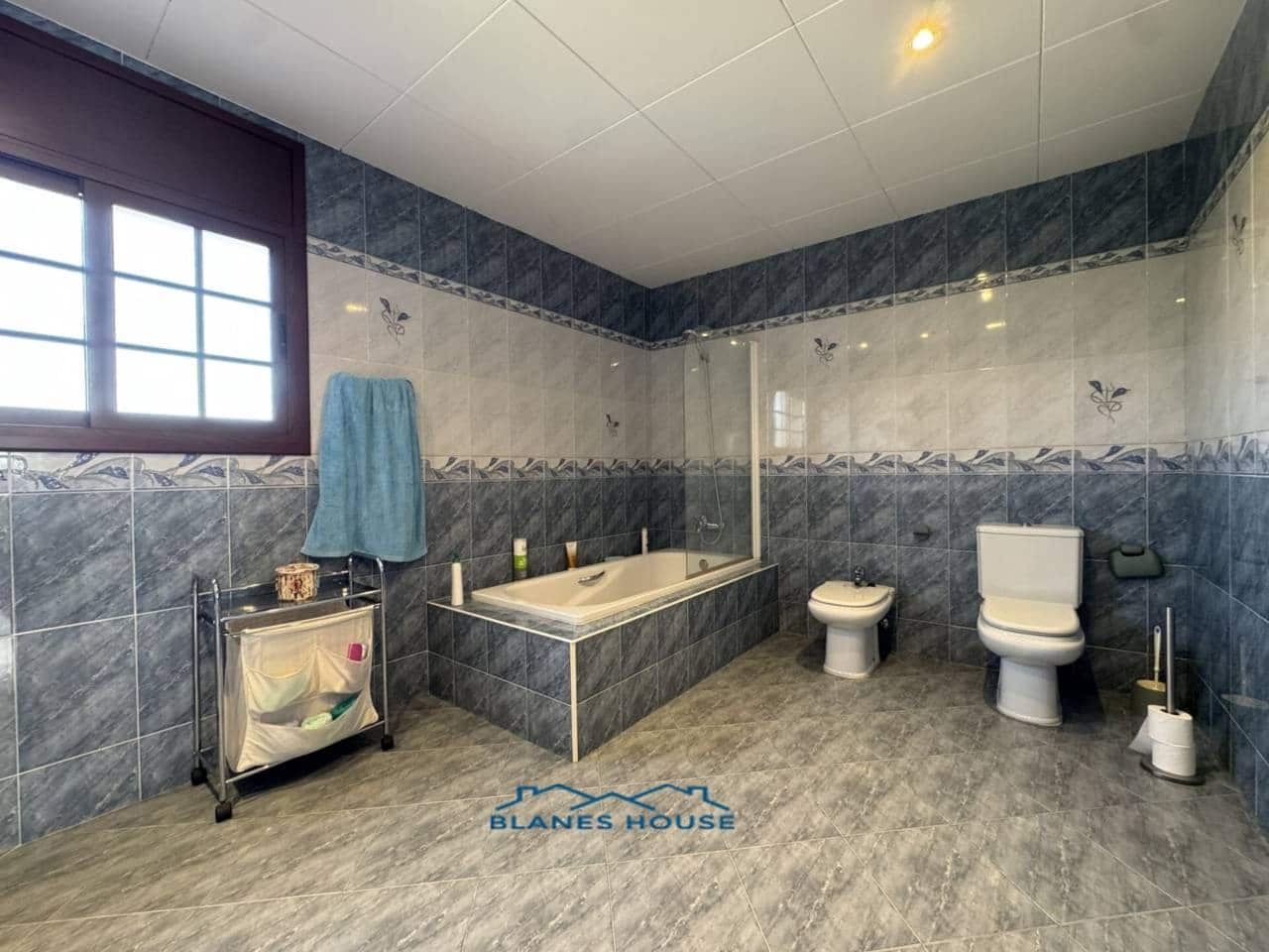 6 slaapkamer Villa te koop in Fogars de la Selva met zwembad garage - € 385.000 (Ref: 9287375)