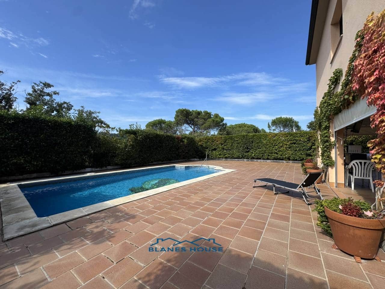 6 slaapkamer Villa te koop in Fogars de la Selva met zwembad garage - € 385.000 (Ref: 9287375)