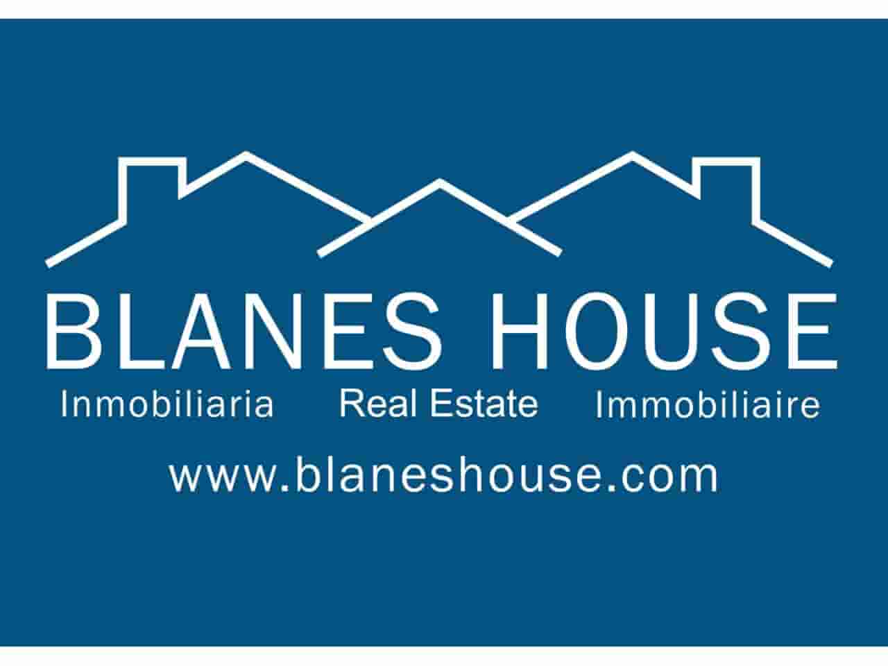 3 bedroom Villa for sale in Llagostera with garage - € 269,000 (Ref: 9294694)