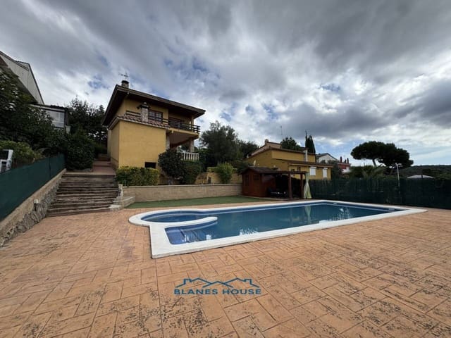 3 chambre Villa/Maison à vendre à Maçanet de la Selva avec piscine garage - 320 000 € (Ref: 9312341)