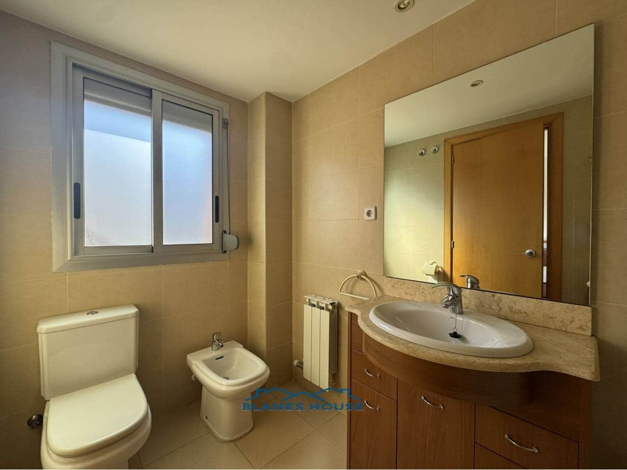 3 bedroom Flat for sale in Blanes - € 265,000 (Ref: 9346871)