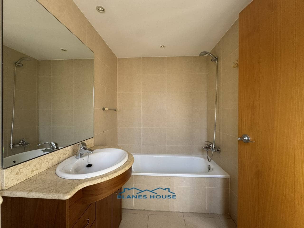 3 bedroom Flat for sale in Blanes - € 265,000 (Ref: 9346871)