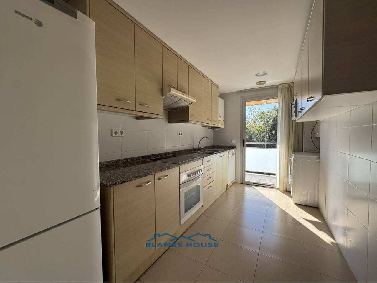 3 bedroom Flat for sale in Blanes - € 265,000 (Ref: 9346871)
