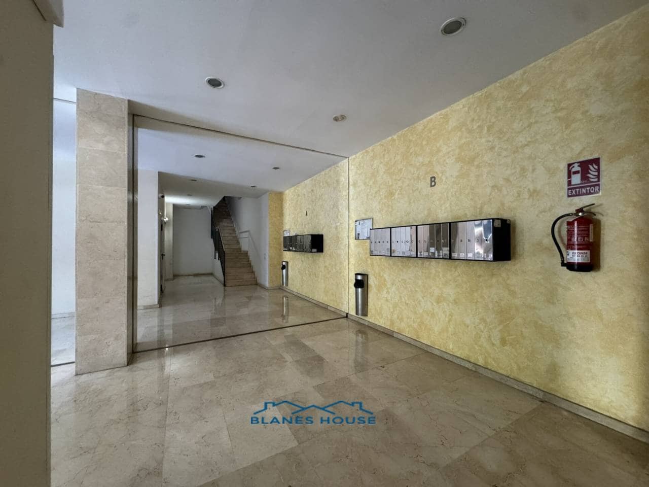 3 bedroom Flat for sale in Blanes - € 265,000 (Ref: 9346871)