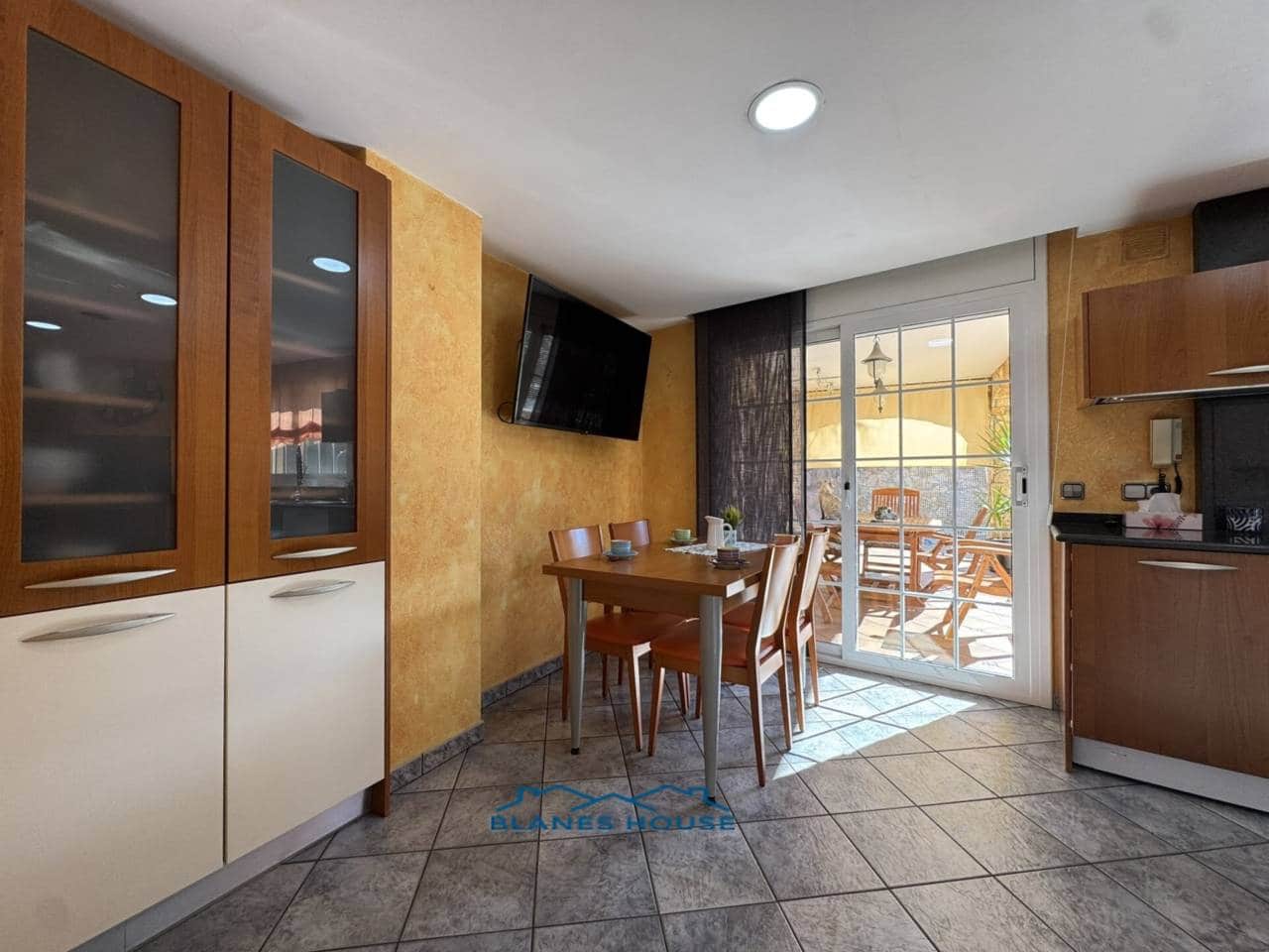 5 chambre Villa/Maison à vendre à Blanes avec piscine garage - 795 000 € (Ref: 9353186)