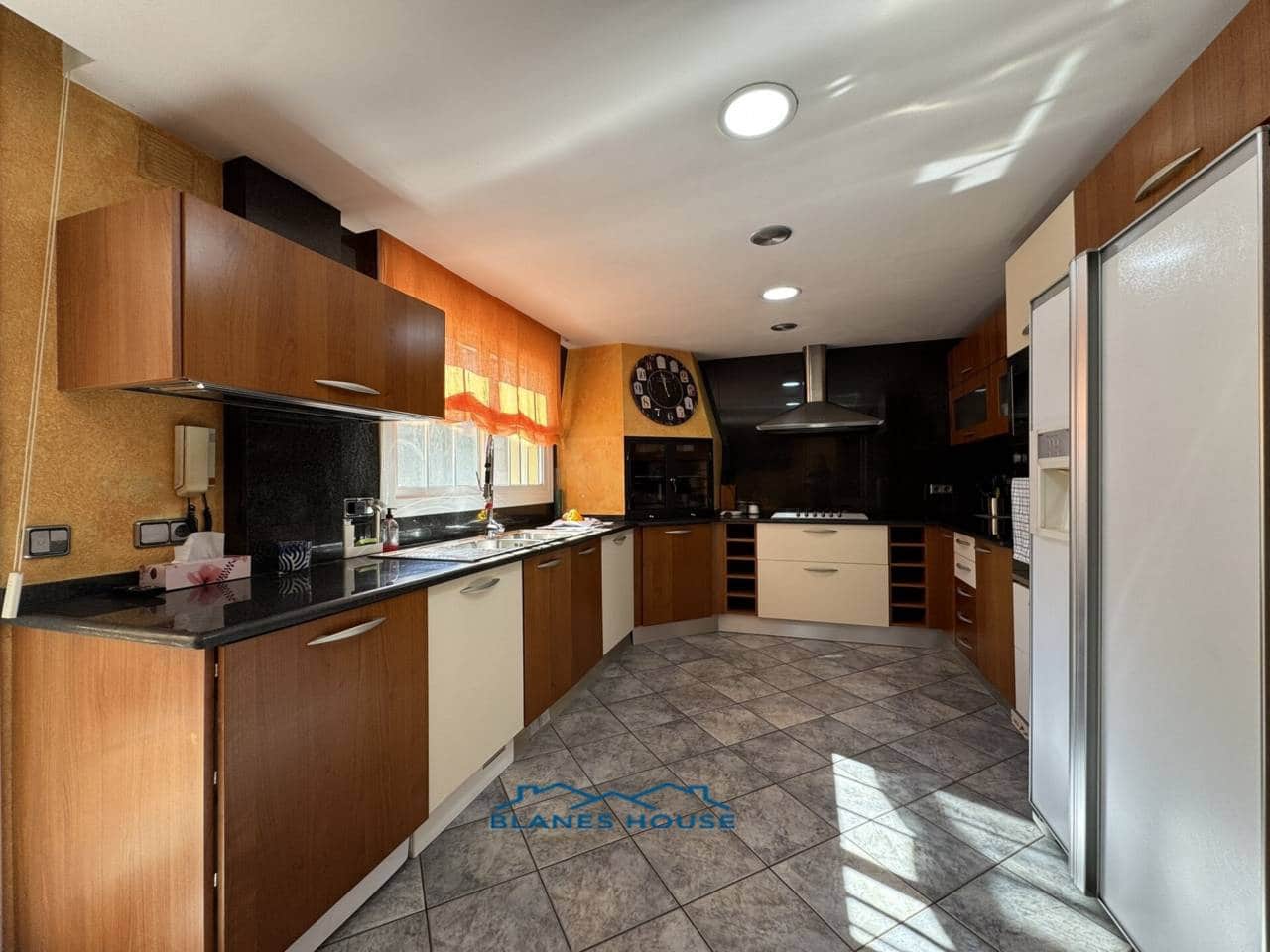 5 chambre Villa/Maison à vendre à Blanes avec piscine garage - 795 000 € (Ref: 9353186)