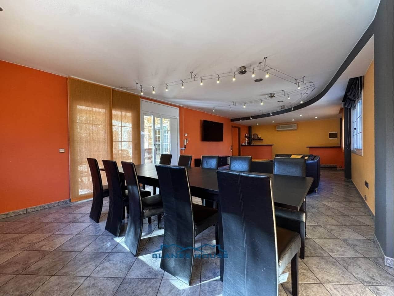 5 chambre Villa/Maison à vendre à Blanes avec piscine garage - 795 000 € (Ref: 9353186)