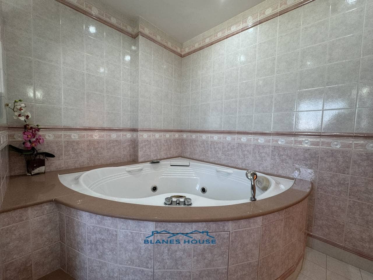 5 chambre Villa/Maison à vendre à Blanes avec piscine garage - 795 000 € (Ref: 9353186)
