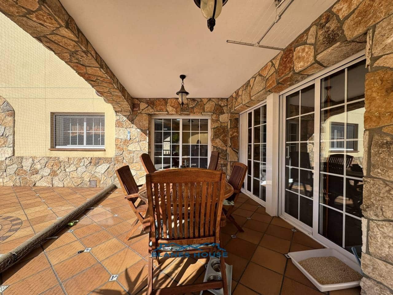 5 chambre Villa/Maison à vendre à Blanes avec piscine garage - 795 000 € (Ref: 9353186)