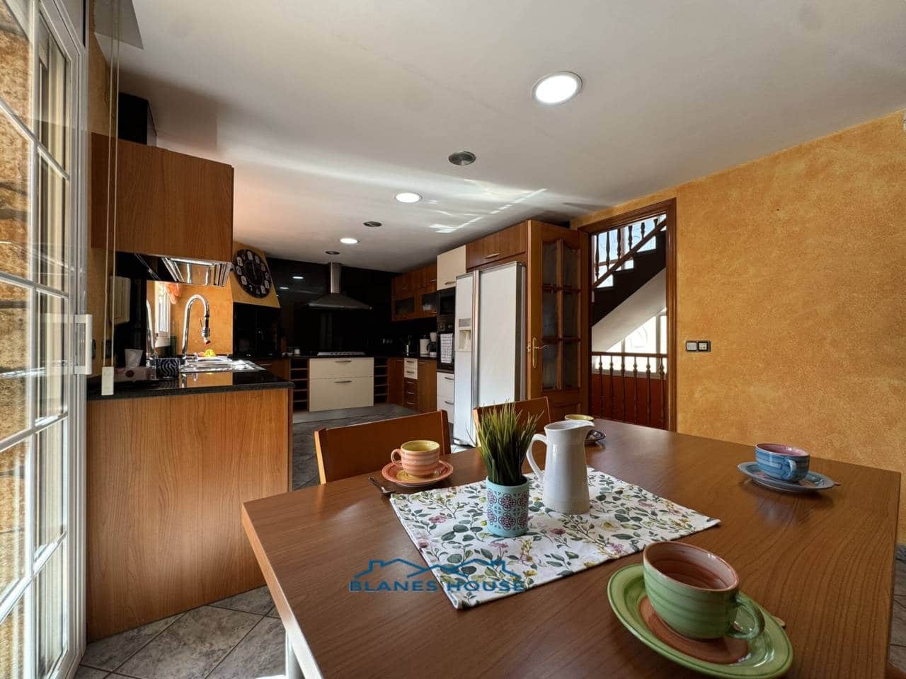 5 chambre Villa/Maison à vendre à Blanes avec piscine garage - 795 000 € (Ref: 9353186)