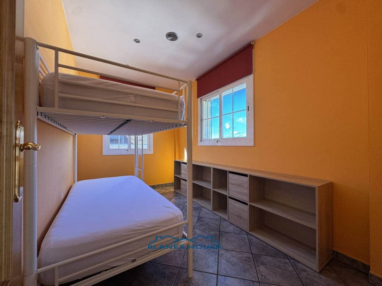 5 chambre Villa/Maison à vendre à Blanes avec piscine garage - 795 000 € (Ref: 9353186)