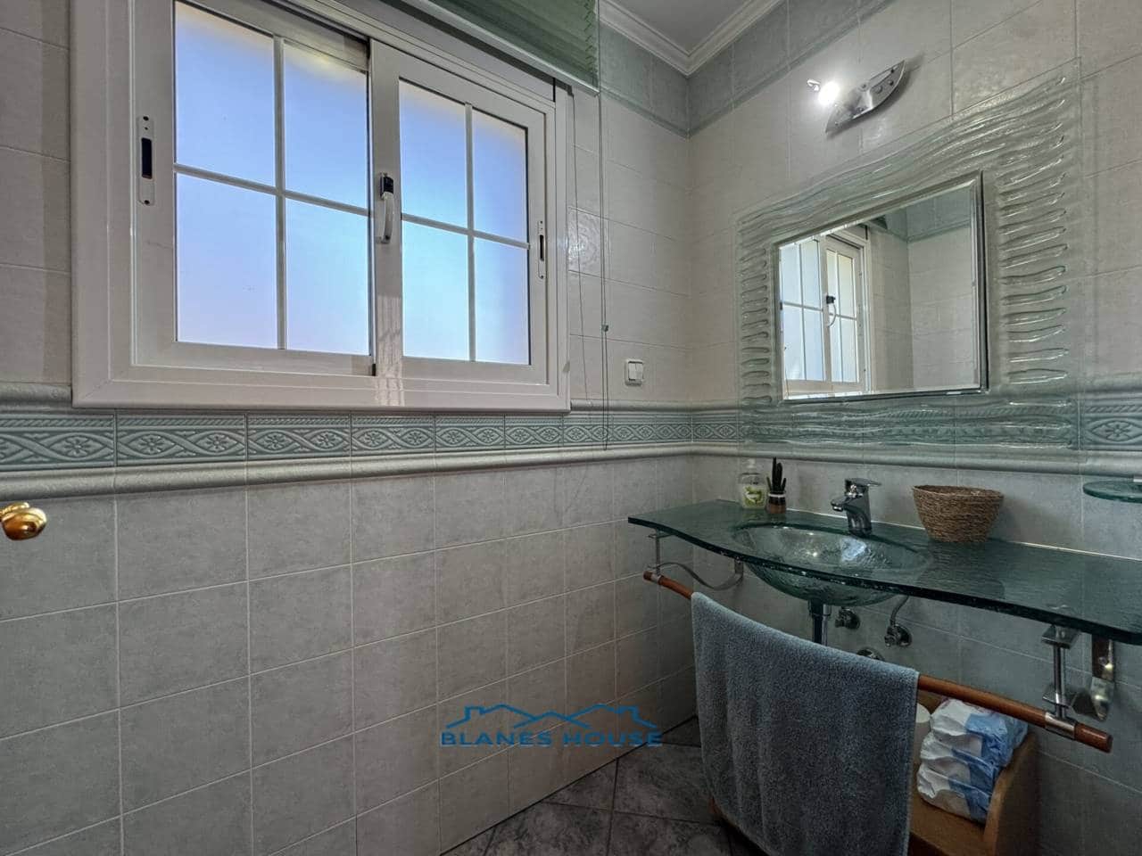 5 chambre Villa/Maison à vendre à Blanes avec piscine garage - 795 000 € (Ref: 9353186)