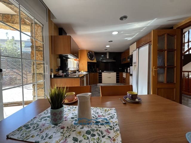 5 chambre Villa/Maison à vendre à Blanes avec piscine garage - 795 000 € (Ref: 9353186)