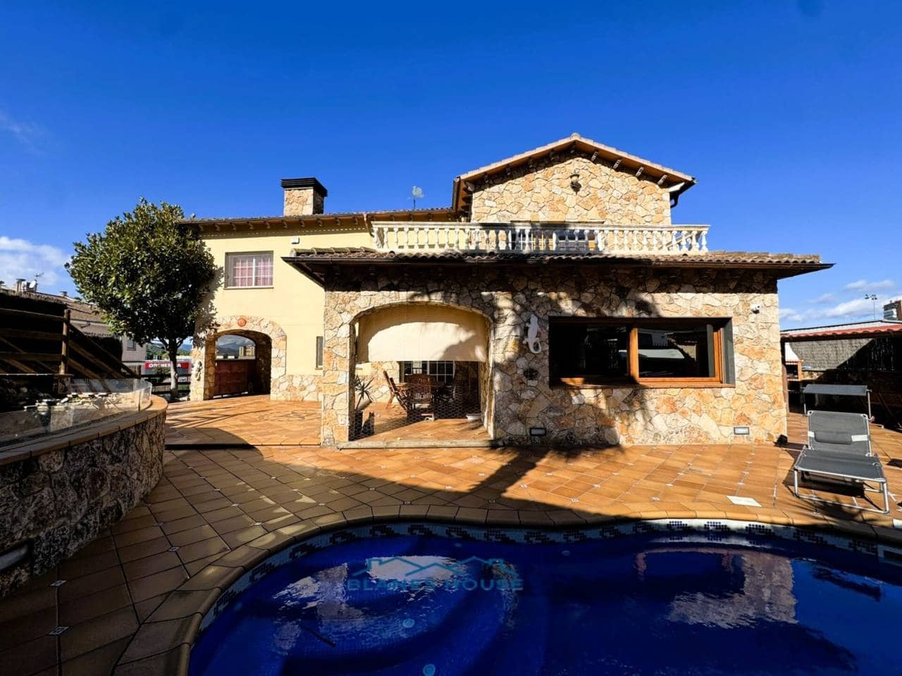 5 chambre Villa/Maison à vendre à Blanes avec piscine garage - 795 000 € (Ref: 9353186)