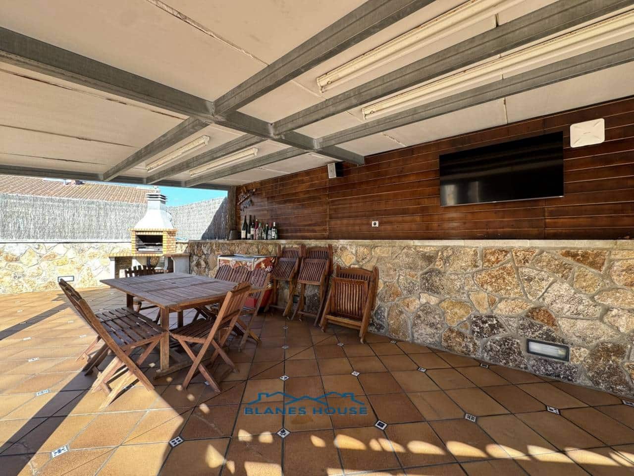 5 chambre Villa/Maison à vendre à Blanes avec piscine garage - 795 000 € (Ref: 9353186)