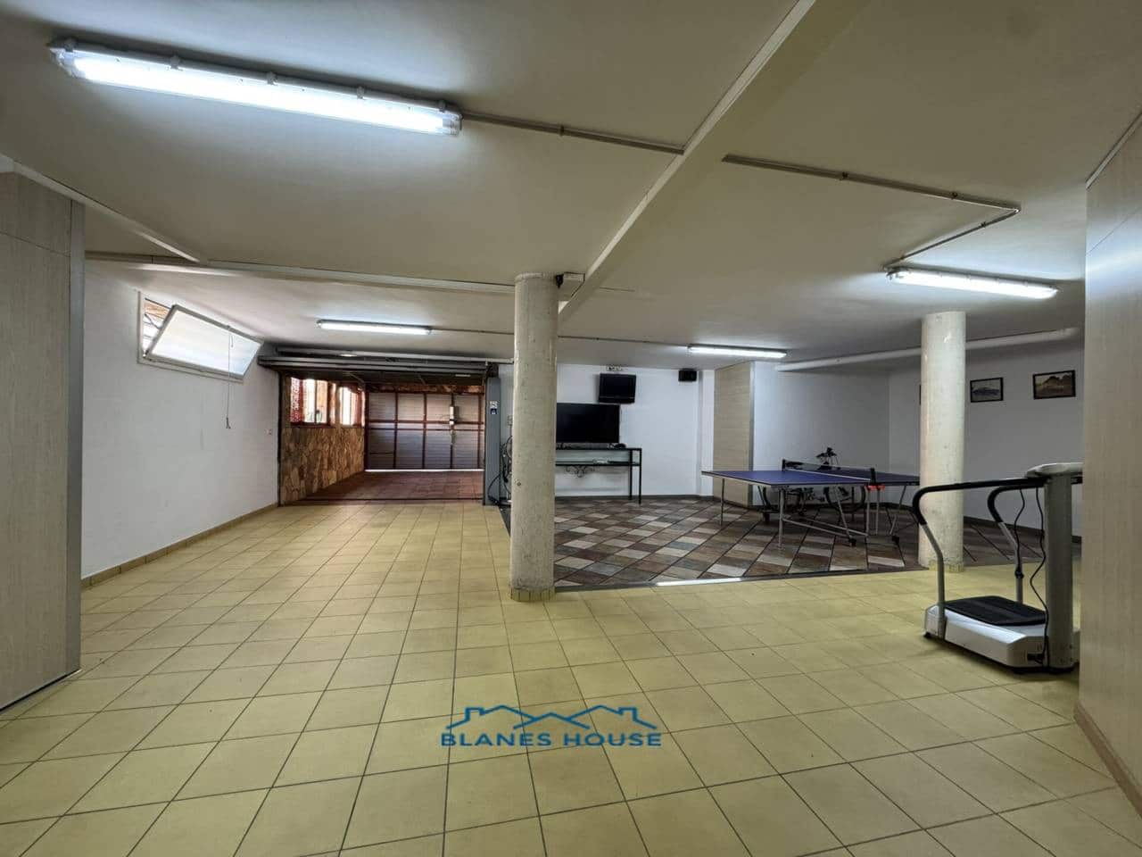 5 chambre Villa/Maison à vendre à Blanes avec piscine garage - 795 000 € (Ref: 9353186)