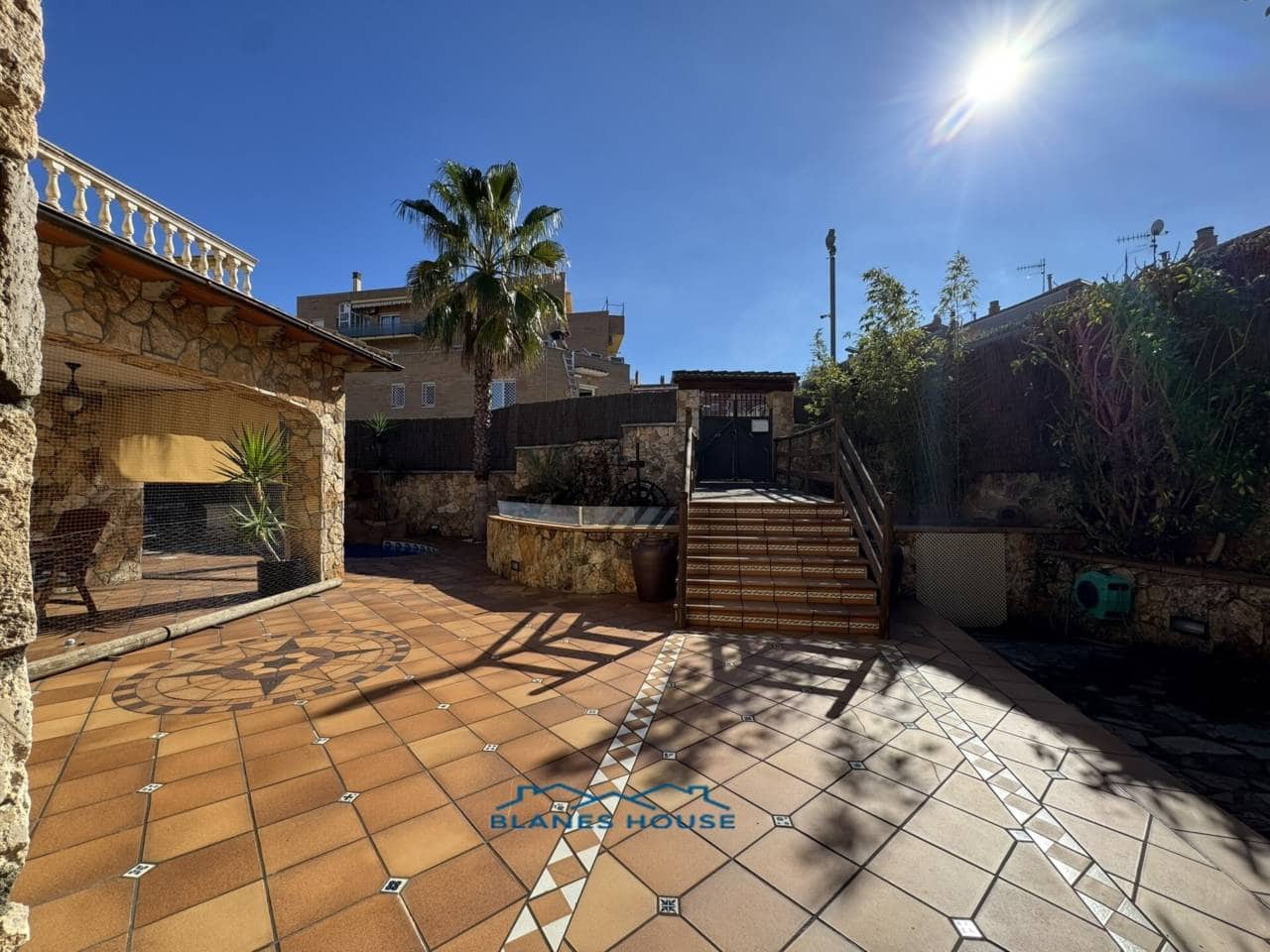 5 chambre Villa/Maison à vendre à Blanes avec piscine garage - 795 000 € (Ref: 9353186)