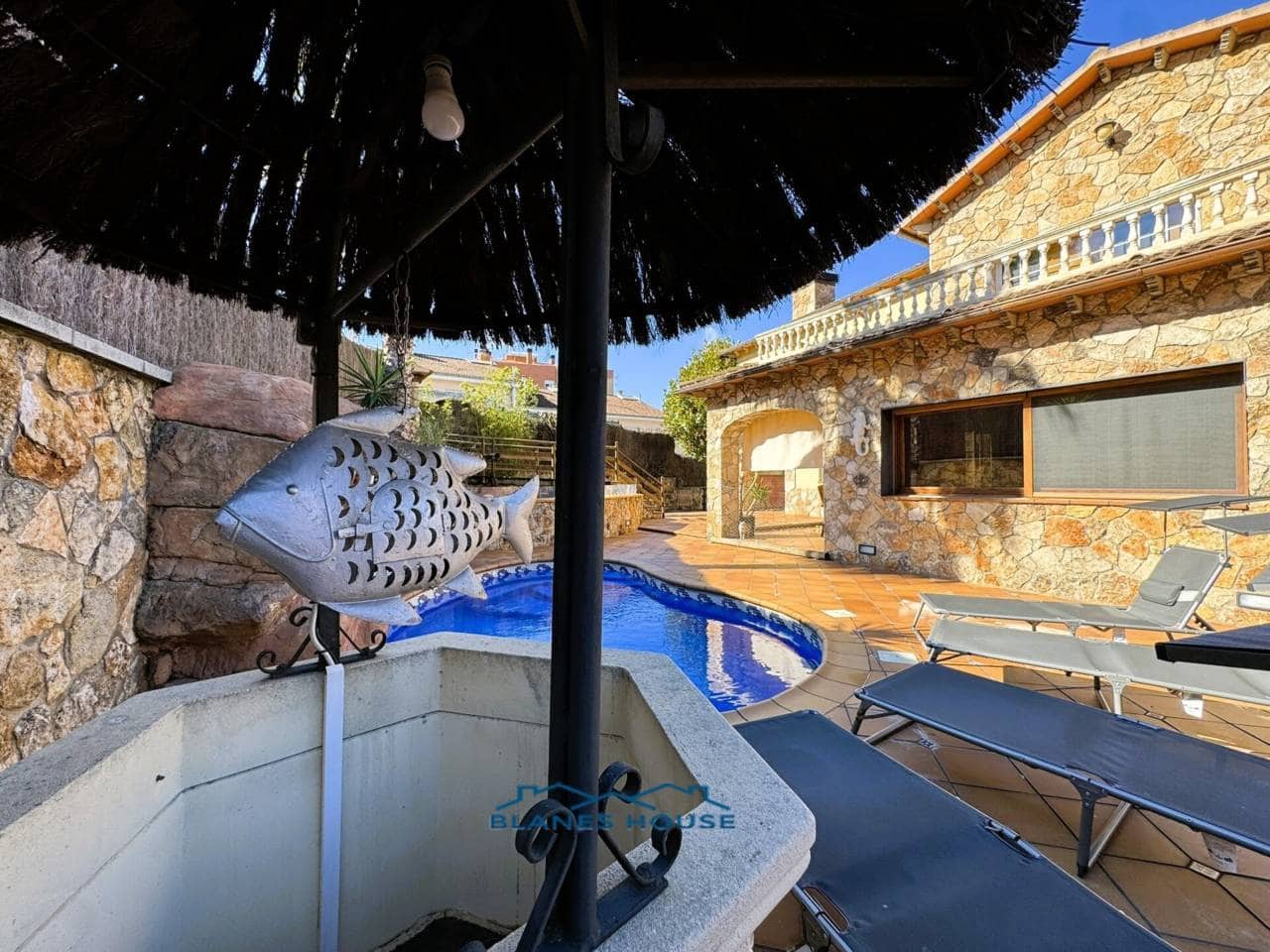 5 chambre Villa/Maison à vendre à Blanes avec piscine garage - 795 000 € (Ref: 9353186)