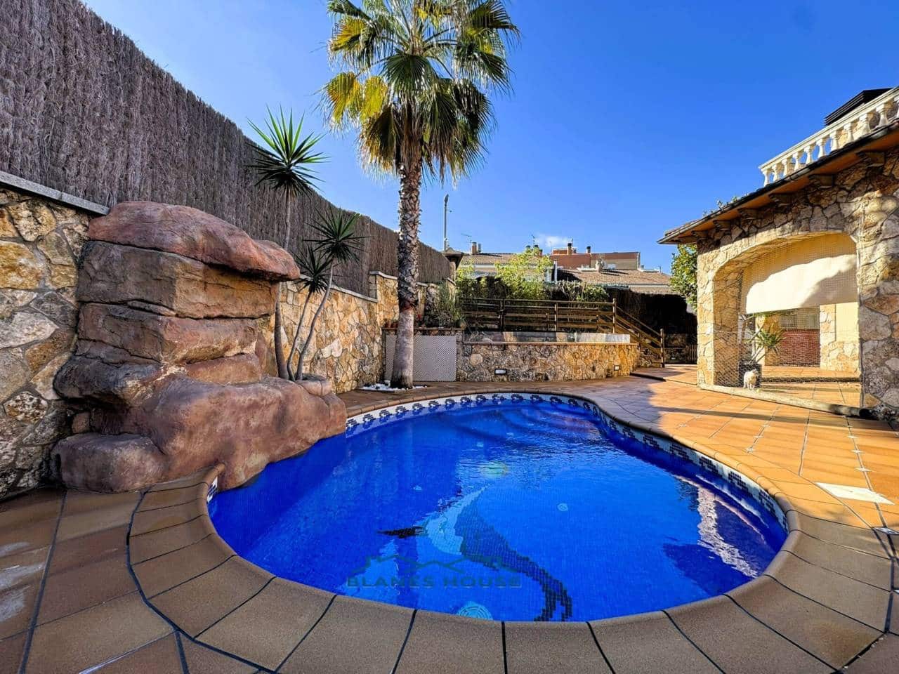 5 chambre Villa/Maison à vendre à Blanes avec piscine garage - 795 000 € (Ref: 9353186)