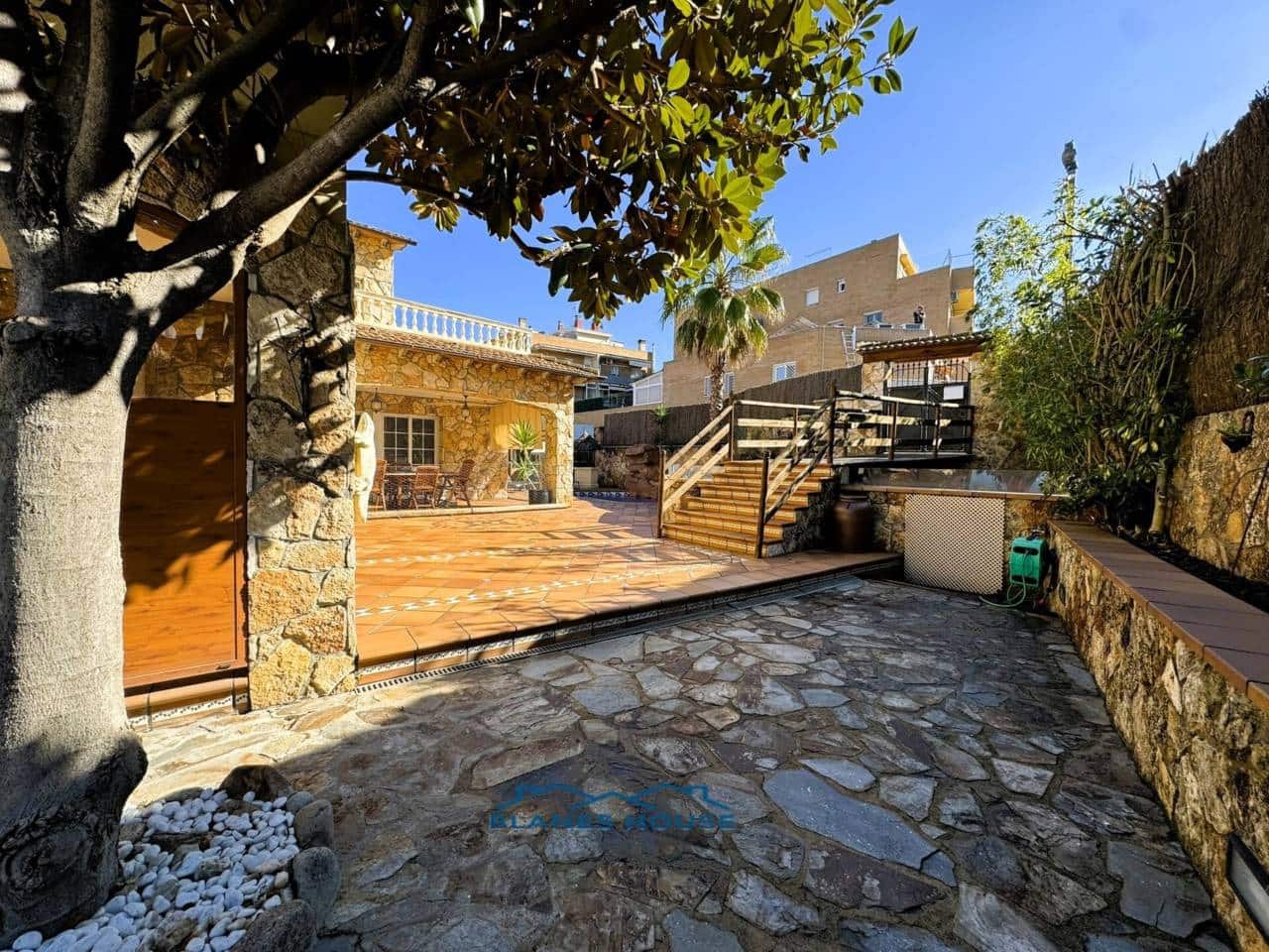 5 chambre Villa/Maison à vendre à Blanes avec piscine garage - 795 000 € (Ref: 9353186)