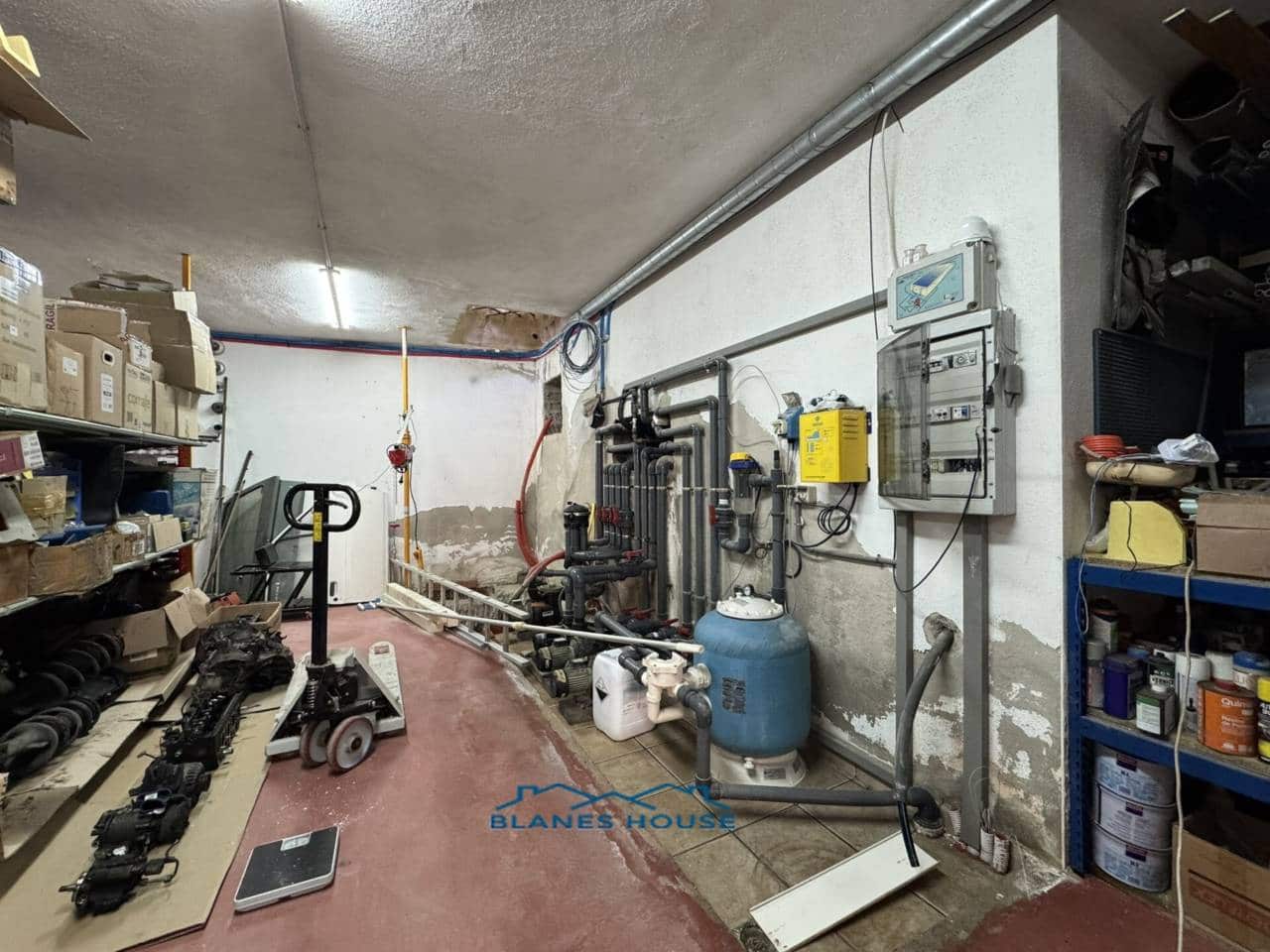 5 chambre Villa/Maison à vendre à Blanes avec piscine garage - 795 000 € (Ref: 9353186)