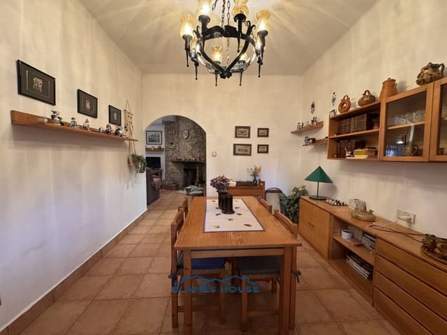 4 bedroom Villa for sale in Tordera with pool - € 395,000 (Ref: 9398207)