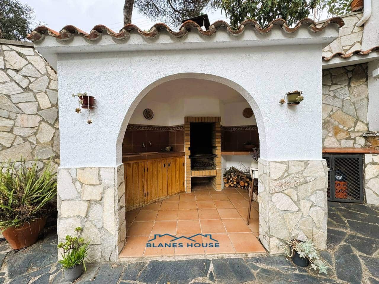 4 slaapkamer Villa te koop in Tordera met zwembad - € 395.000 (Ref: 9398207)