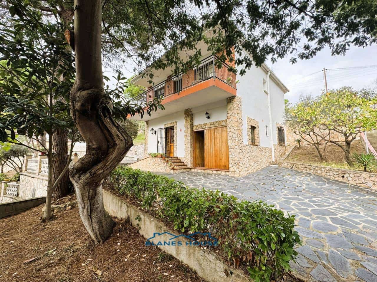 4 slaapkamer Villa te koop in Tordera met zwembad - € 395.000 (Ref: 9398207)