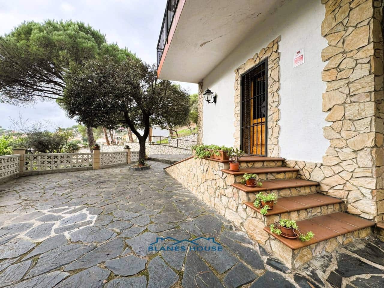 4 slaapkamer Villa te koop in Tordera met zwembad - € 395.000 (Ref: 9398207)