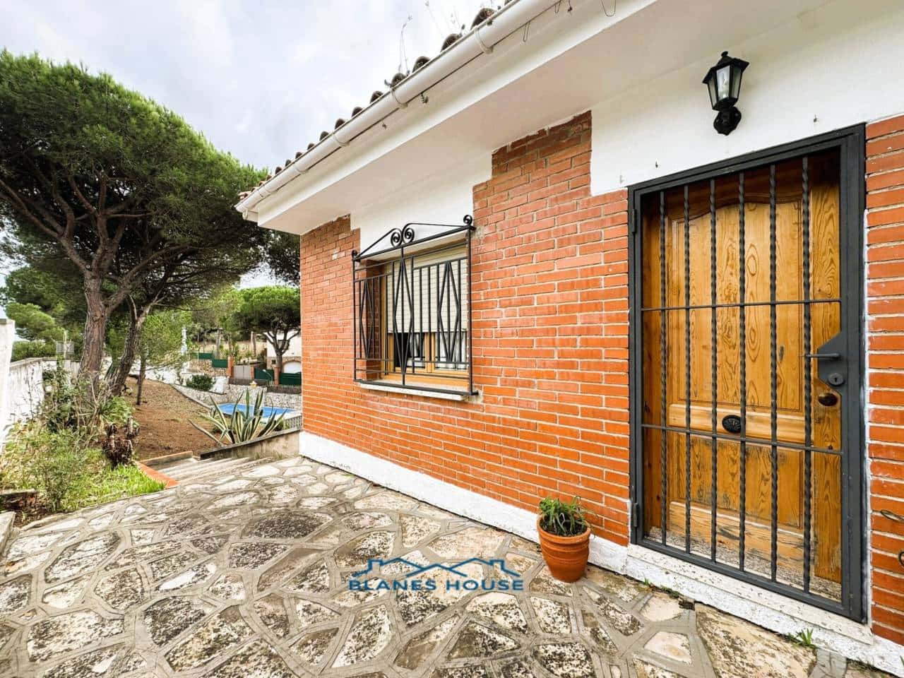 4 slaapkamer Villa te koop in Tordera met zwembad - € 395.000 (Ref: 9398207)