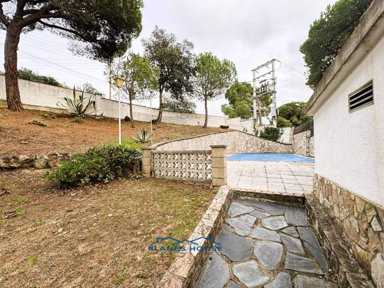 4 slaapkamer Villa te koop in Tordera met zwembad - € 395.000 (Ref: 9398207)