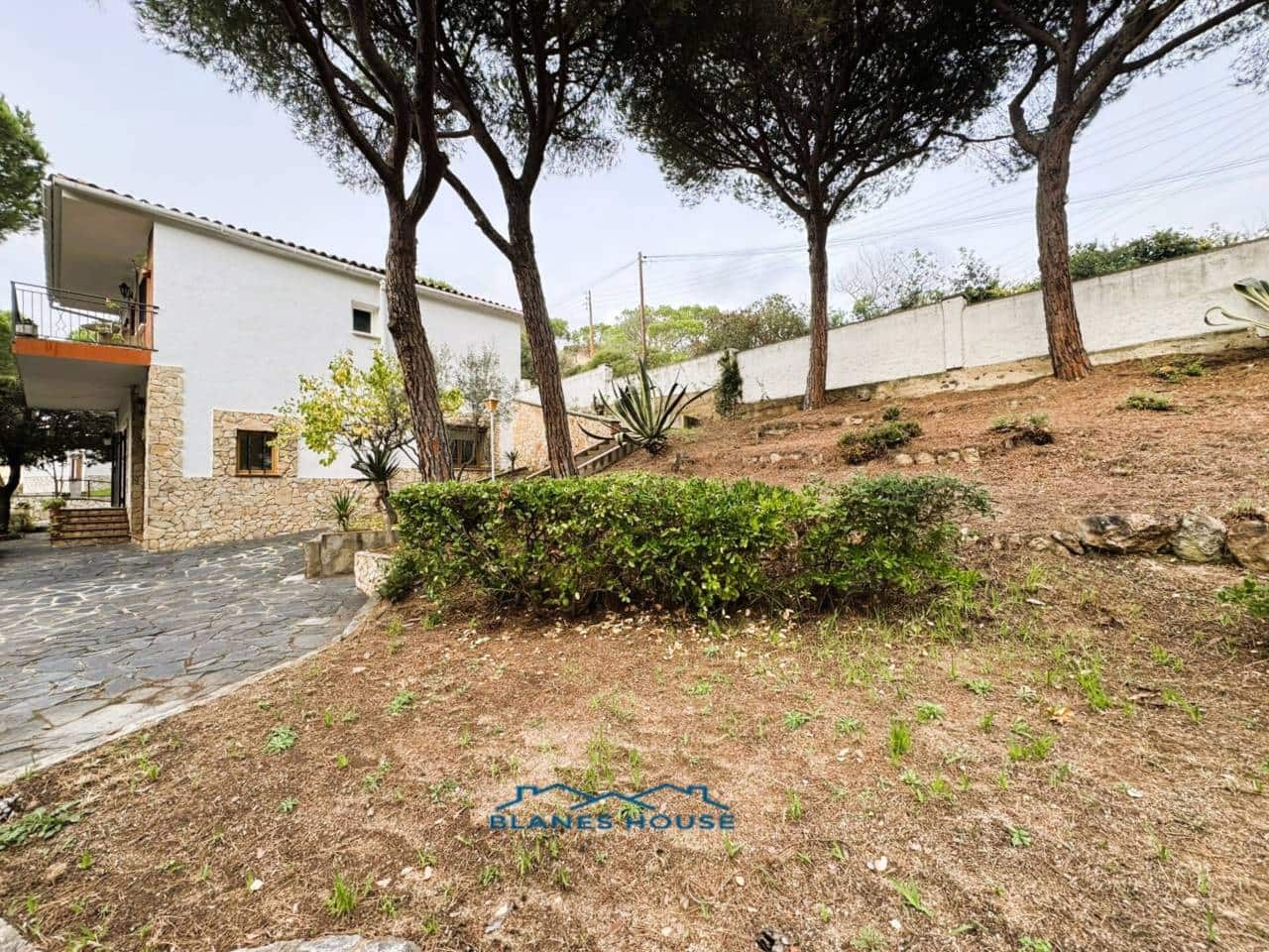 4 slaapkamer Villa te koop in Tordera met zwembad - € 395.000 (Ref: 9398207)