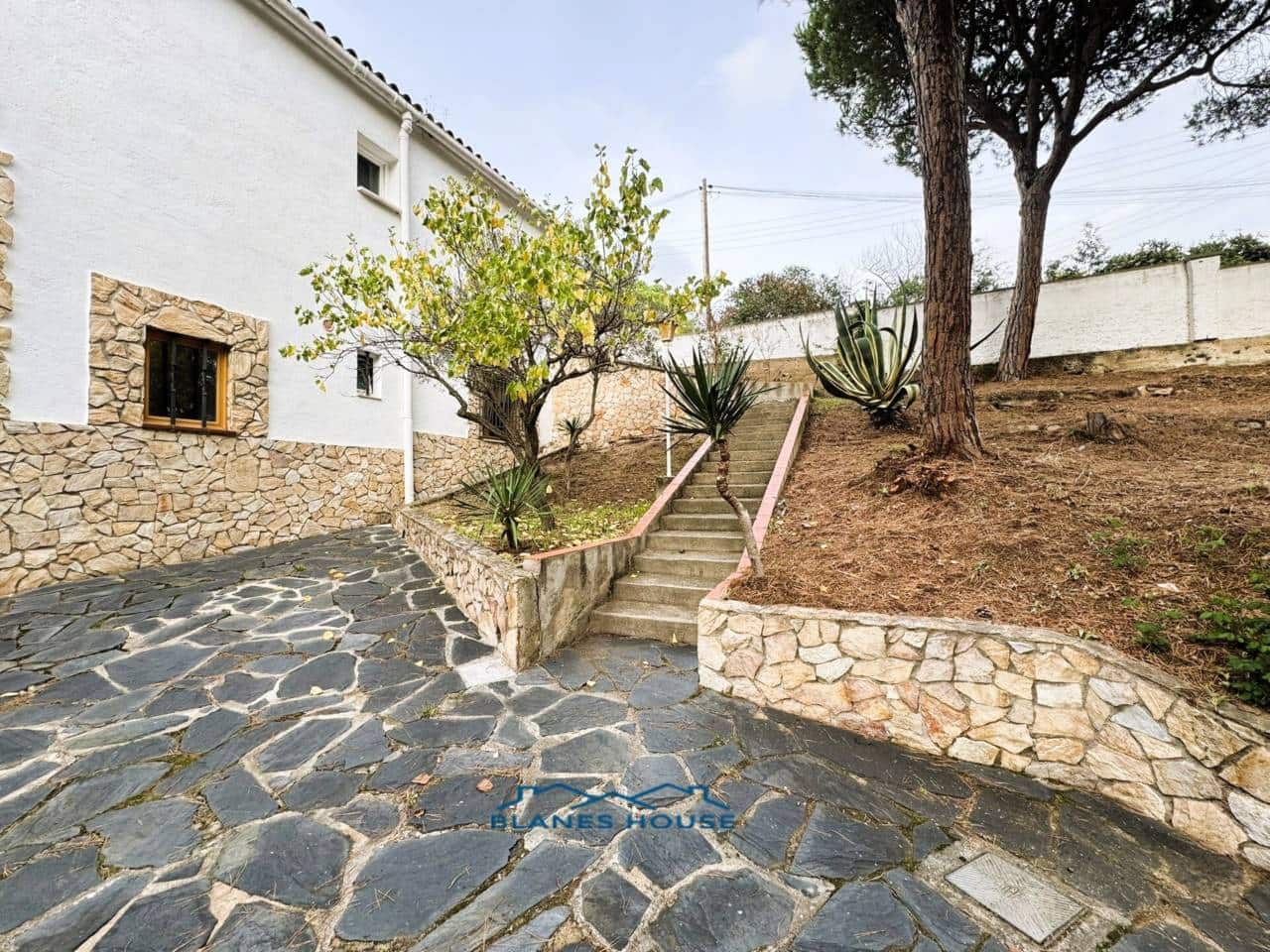 4 slaapkamer Villa te koop in Tordera met zwembad - € 395.000 (Ref: 9398207)