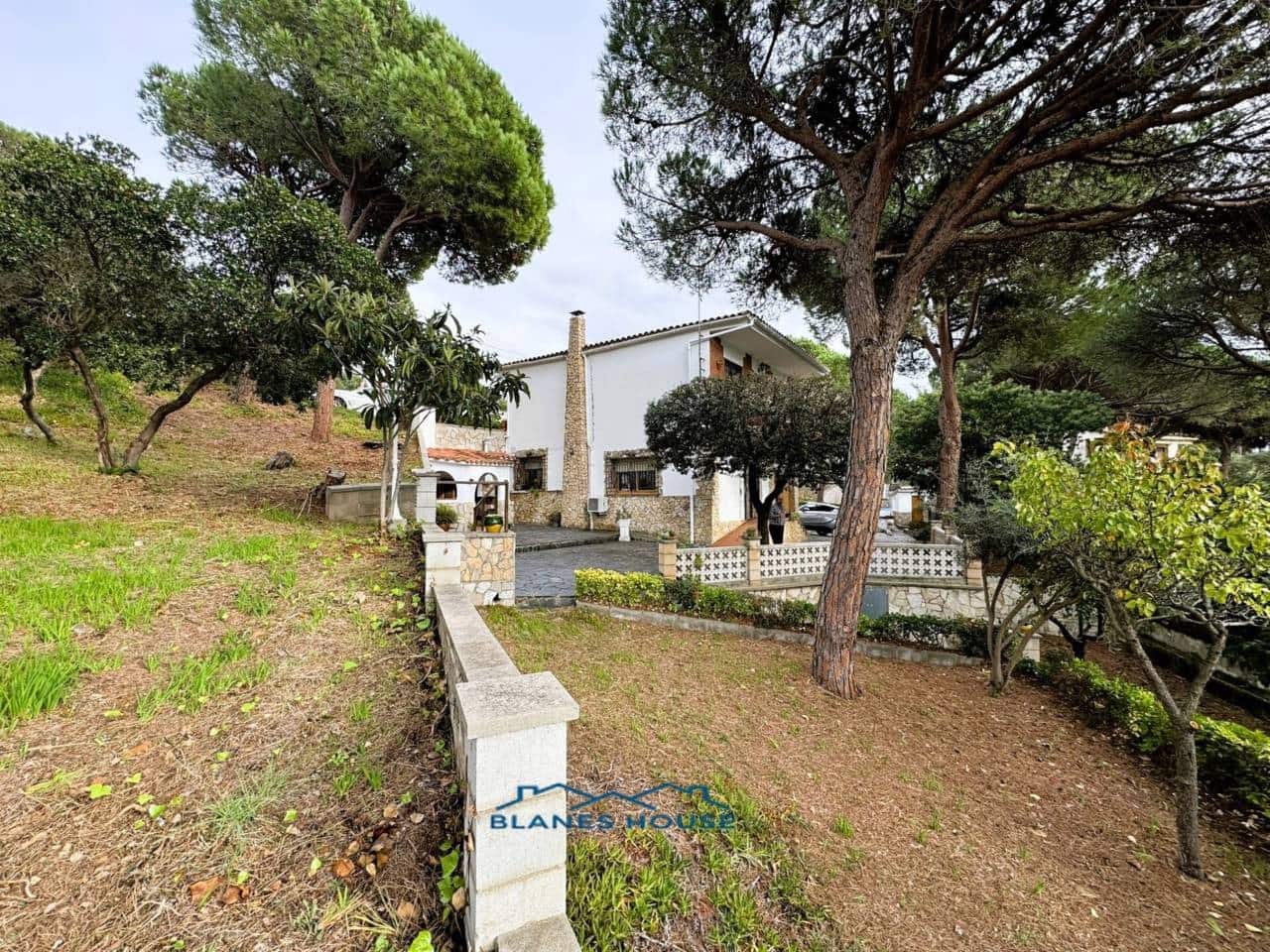 4 slaapkamer Villa te koop in Tordera met zwembad - € 395.000 (Ref: 9398207)