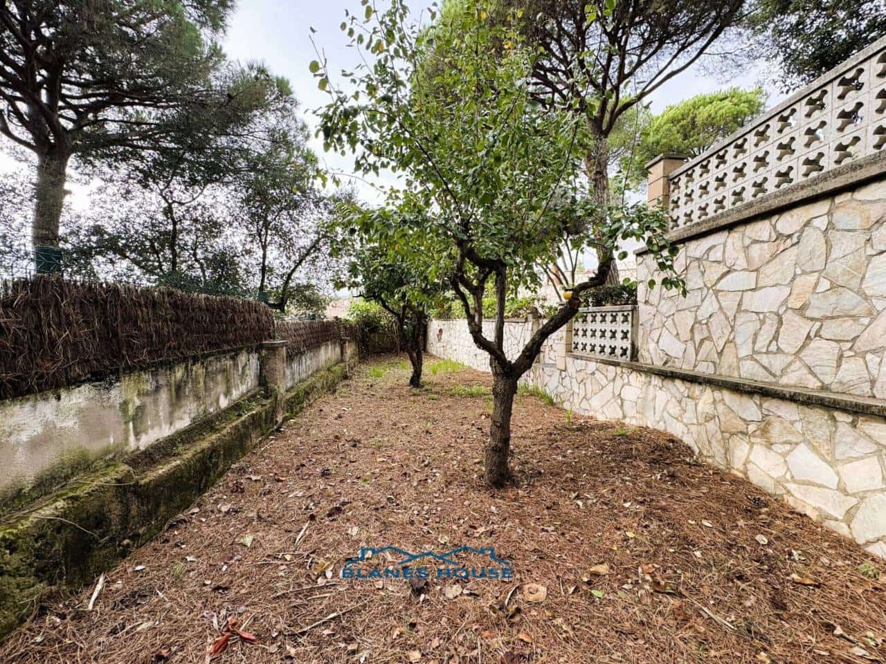 4 slaapkamer Villa te koop in Tordera met zwembad - € 395.000 (Ref: 9398207)