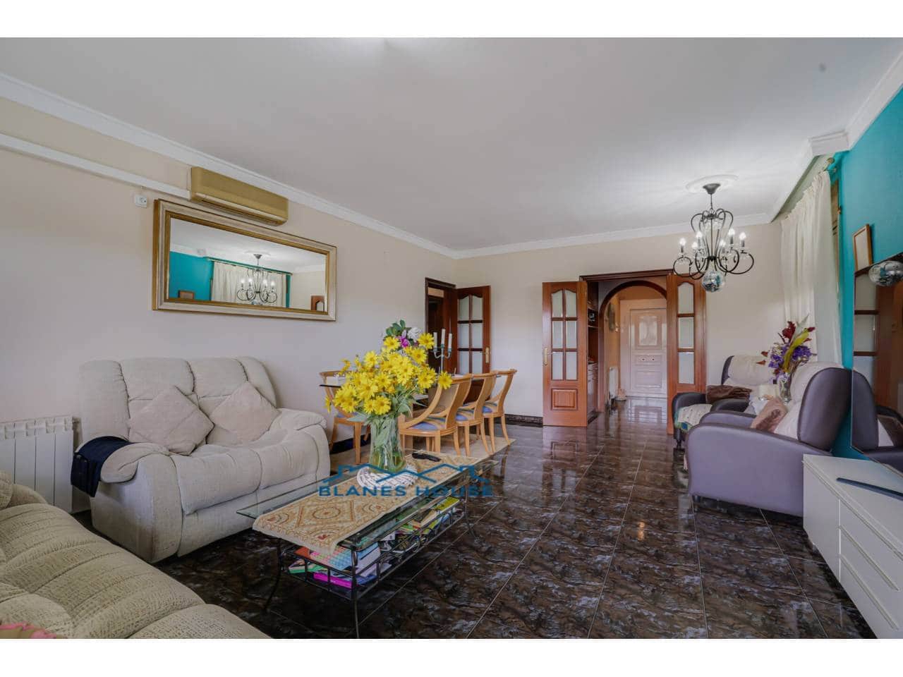 6 sovrum Villa till salu i Bigues i Riells med garage - 399 000 € (Ref: 9415483)