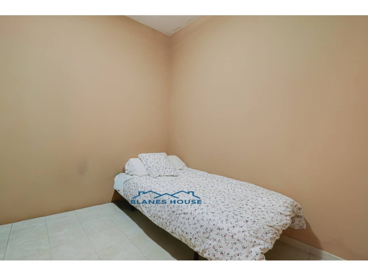 6 sovrum Villa till salu i Bigues i Riells med garage - 399 000 € (Ref: 9415483)