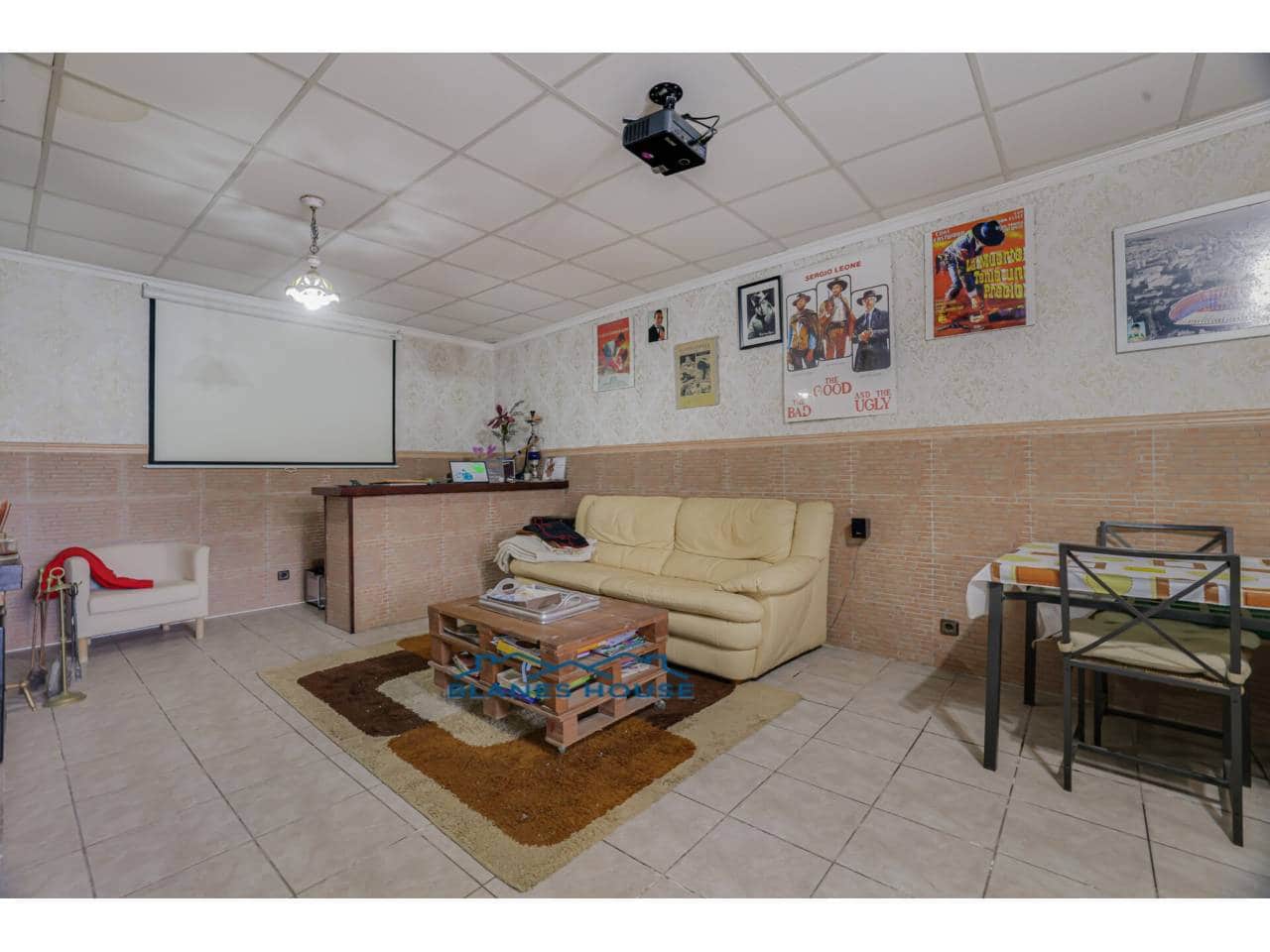 6 sovrum Villa till salu i Bigues i Riells med garage - 399 000 € (Ref: 9415483)