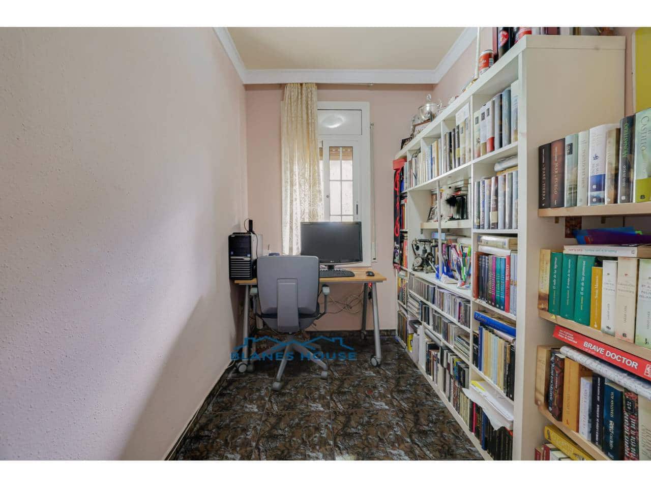 6 sovrum Villa till salu i Bigues i Riells med garage - 399 000 € (Ref: 9415483)