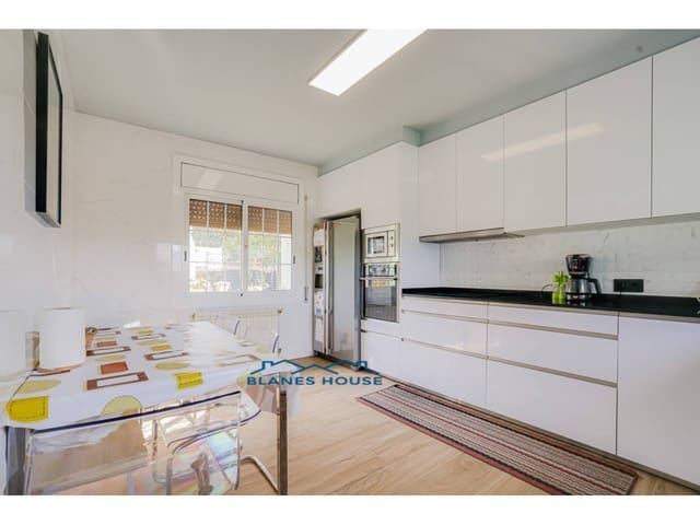 6 slaapkamer Villa te koop in Bigues, Bigues i Riells met garage - € 399.000 (Ref: 9415483)