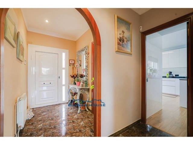 6 slaapkamer Villa te koop in Bigues, Bigues i Riells met garage - € 399.000 (Ref: 9415483)