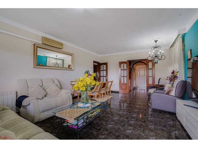 6 slaapkamer Villa te koop in Bigues, Bigues i Riells met garage - € 399.000 (Ref: 9415483)