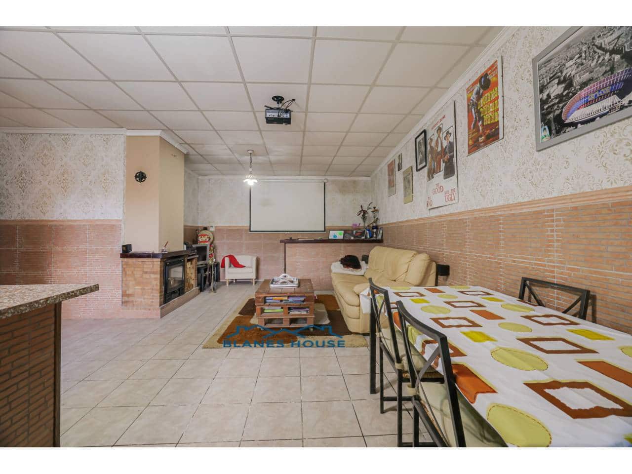 6 sovrum Villa till salu i Bigues i Riells med garage - 399 000 € (Ref: 9415483)