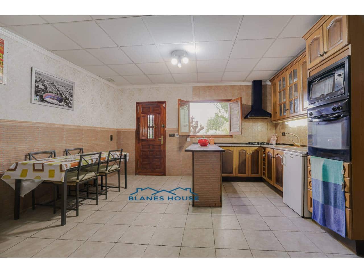 6 sovrum Villa till salu i Bigues i Riells med garage - 399 000 € (Ref: 9415483)