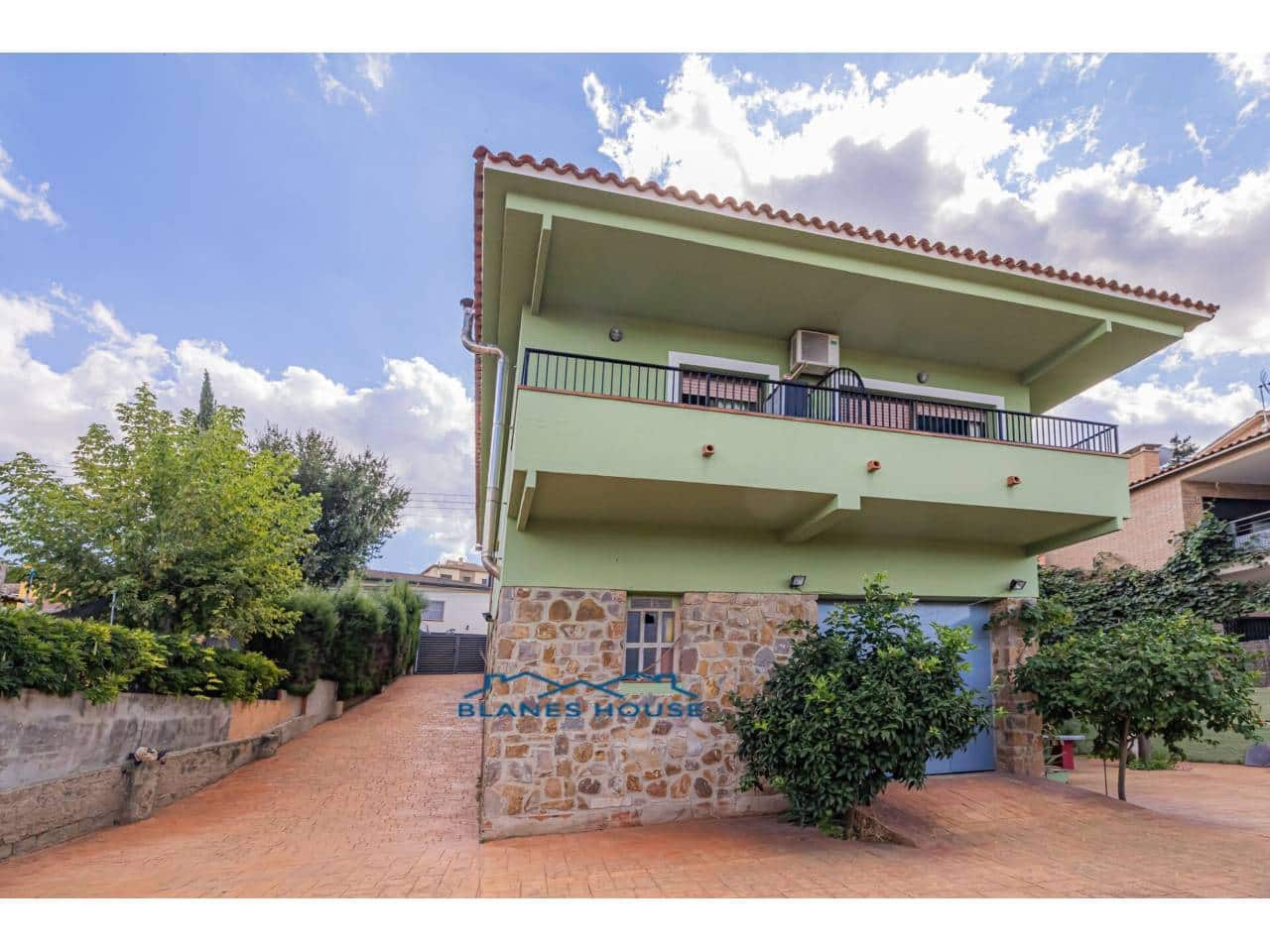 6 sovrum Villa till salu i Bigues i Riells med garage - 399 000 € (Ref: 9415483)