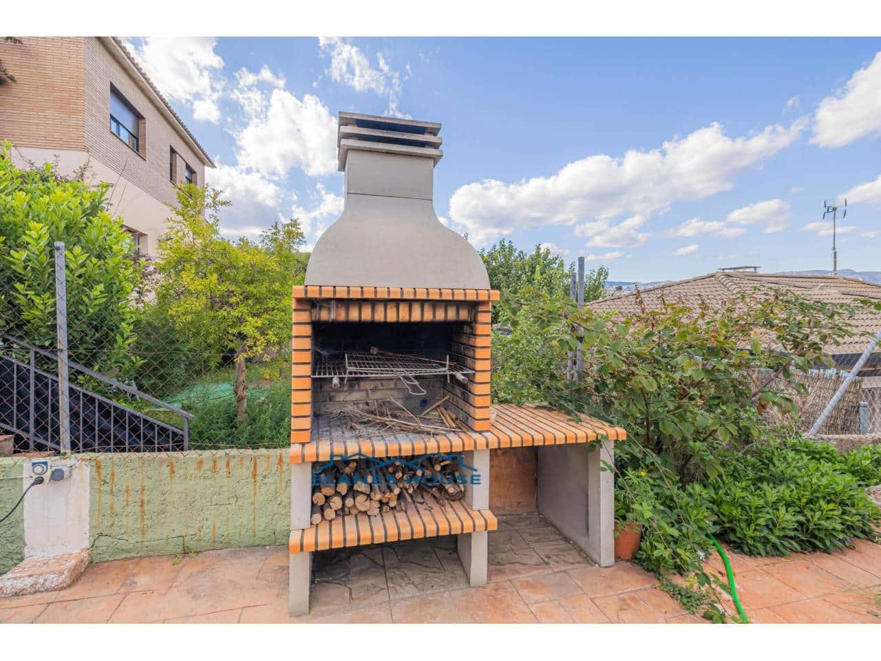 6 sovrum Villa till salu i Bigues i Riells med garage - 399 000 € (Ref: 9415483)