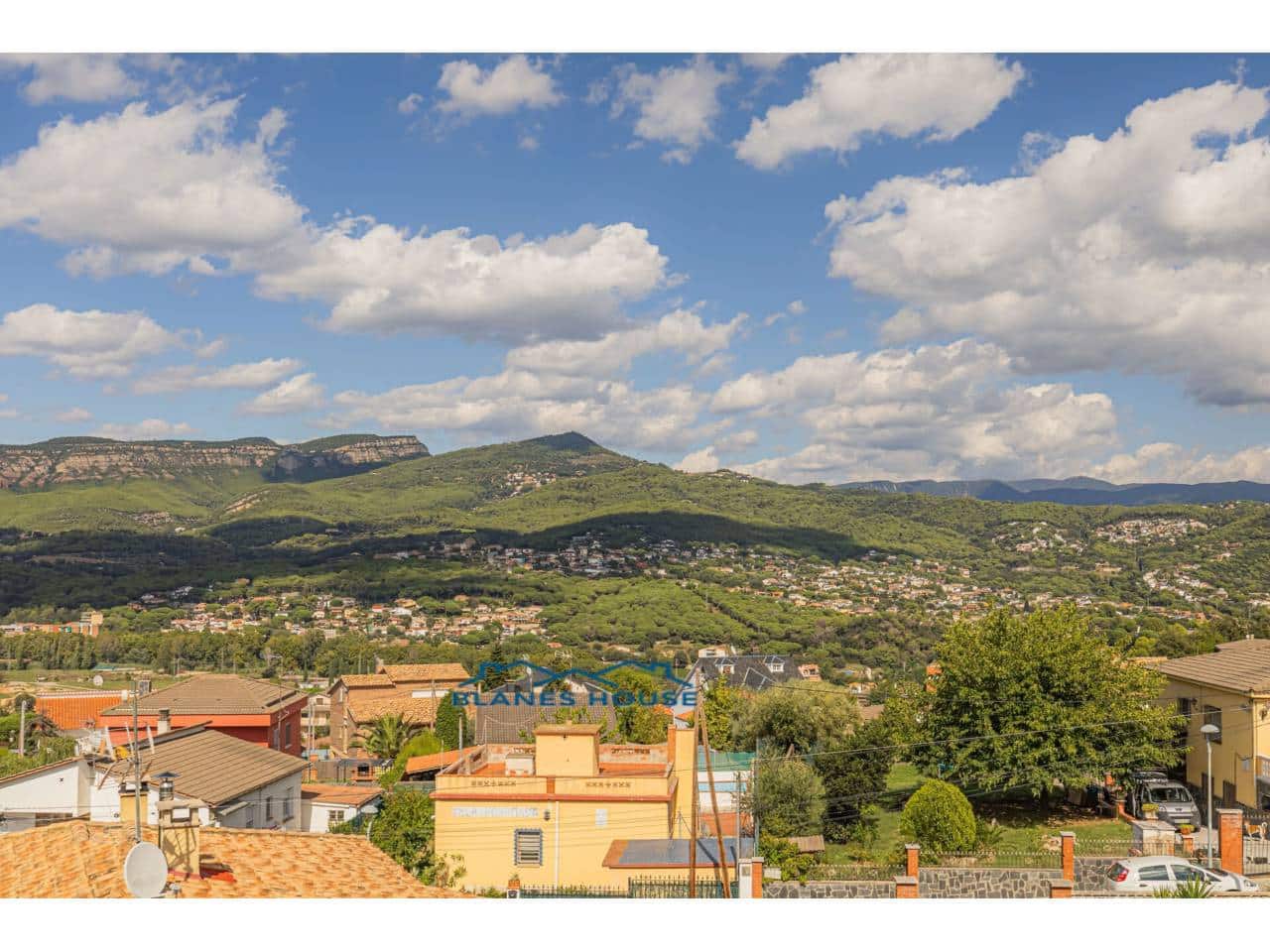 6 sovrum Villa till salu i Bigues i Riells med garage - 399 000 € (Ref: 9415483)