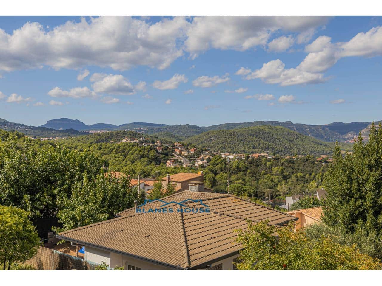 6 sovrum Villa till salu i Bigues i Riells med garage - 399 000 € (Ref: 9415483)